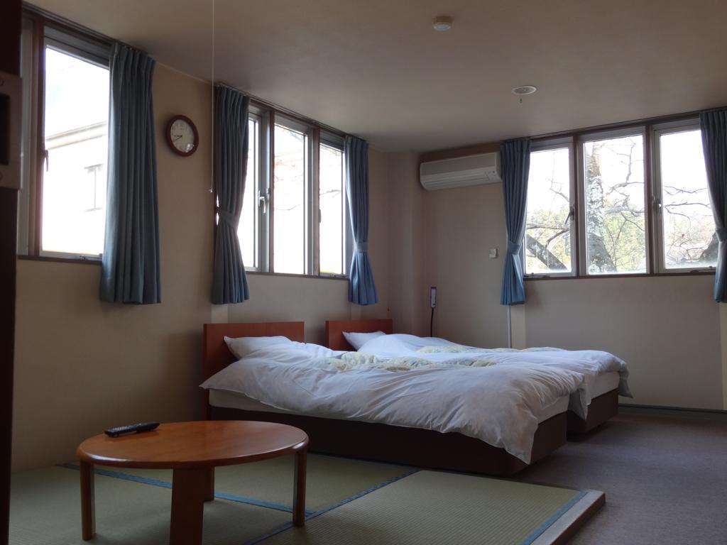 Oomukou Ryokan Hakuba Quarto foto